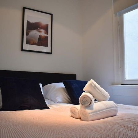Rembrandtplein House A Bed and Breakfast Amsterdam Exteriör bild
