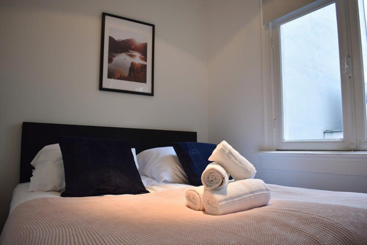 Rembrandtplein House A Bed and Breakfast Amsterdam Exteriör bild