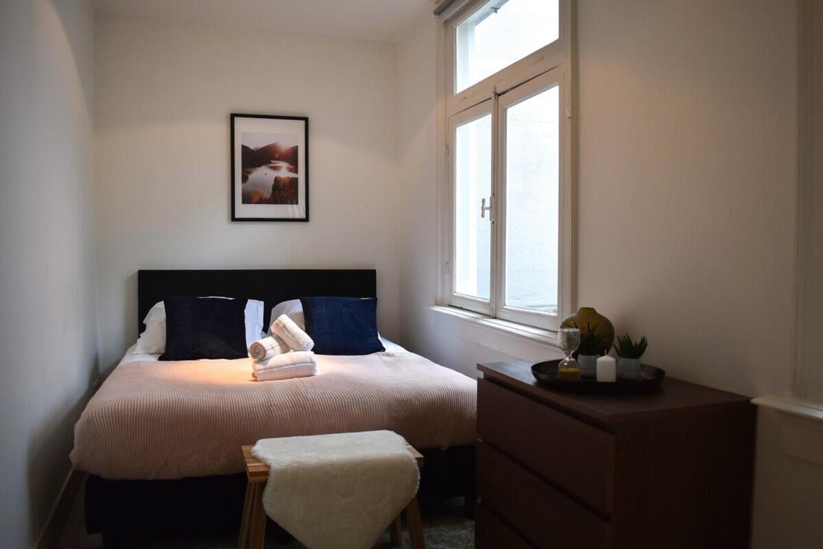 Rembrandtplein House A Bed and Breakfast Amsterdam Exteriör bild