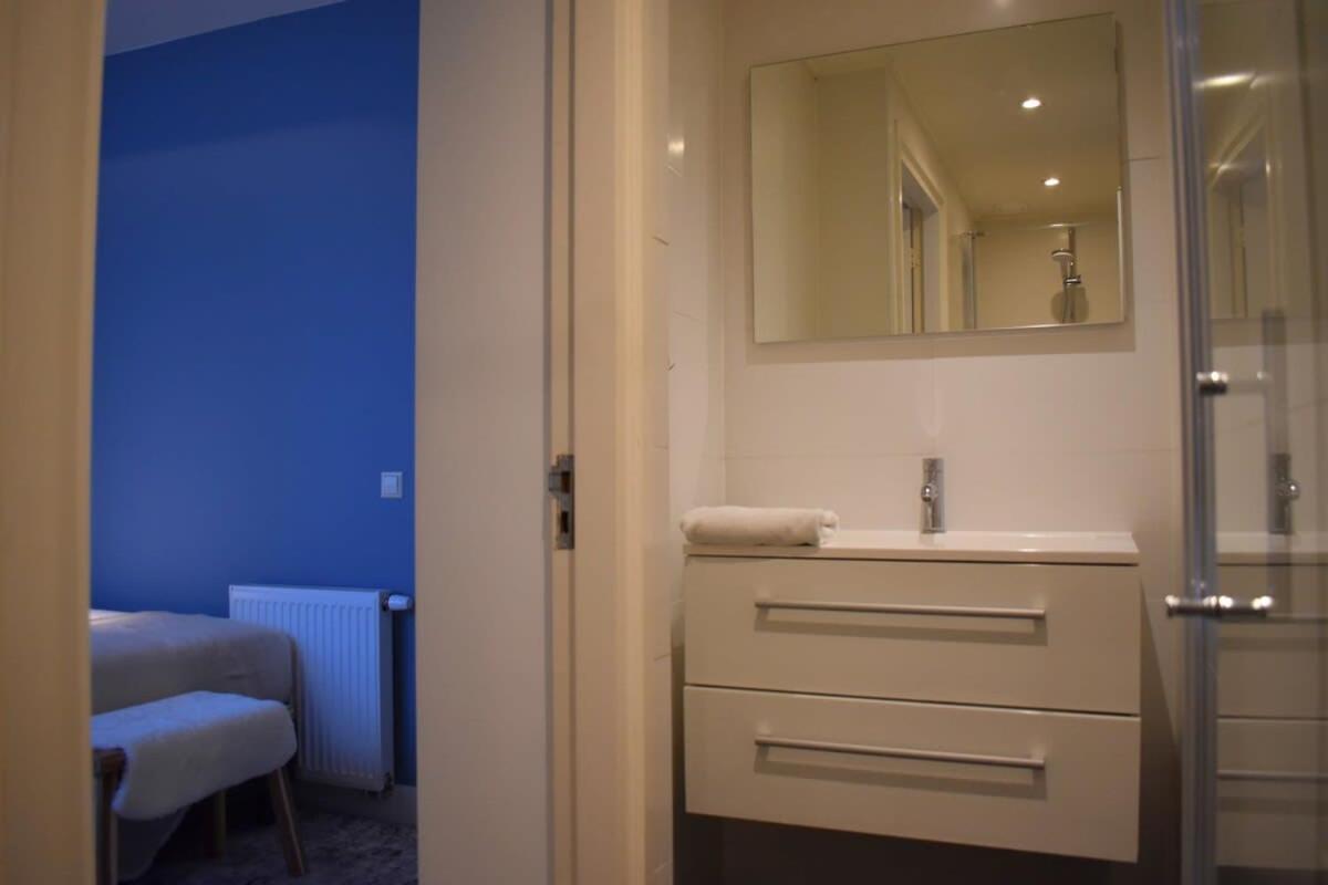 Rembrandtplein House A Bed and Breakfast Amsterdam Exteriör bild